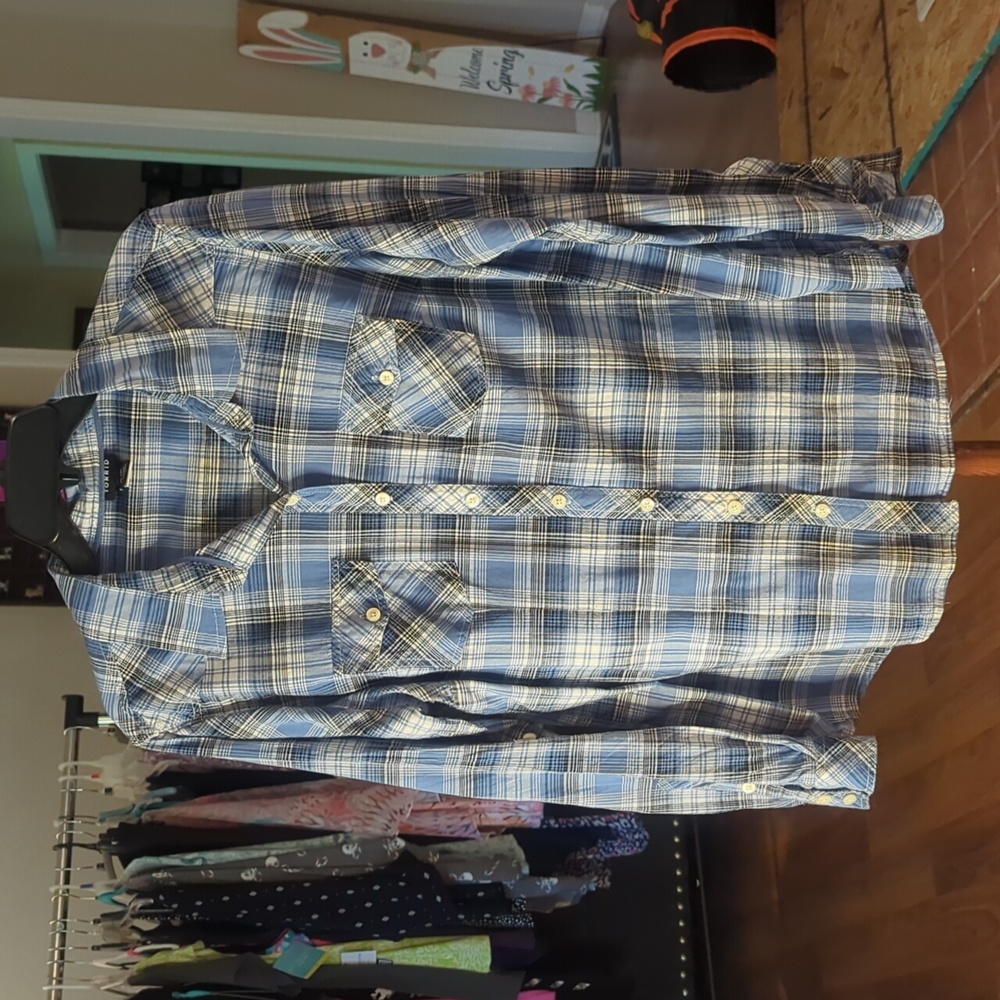 NWT Torrid Plain Button Down Size 1